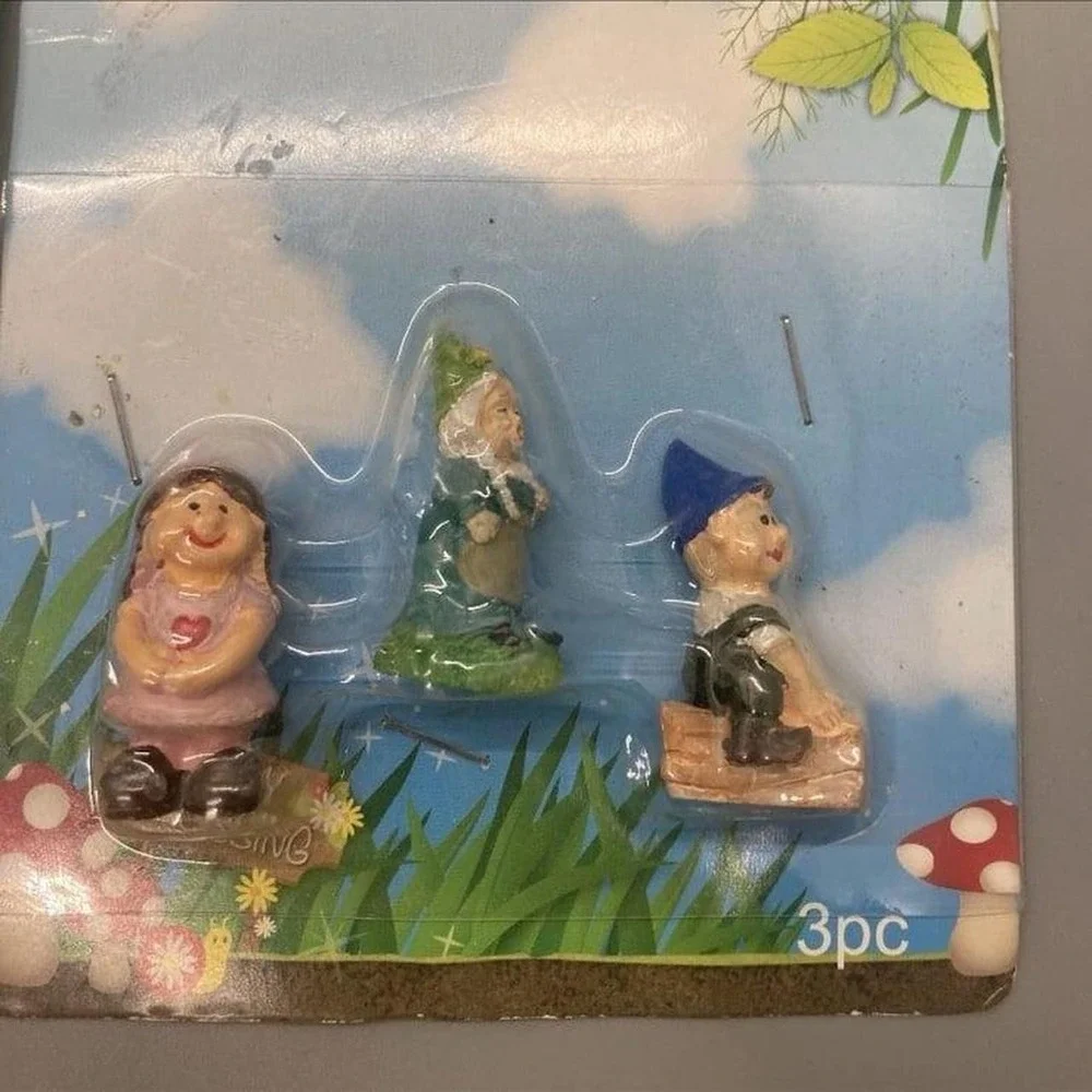 Lot of 16 Fairy Garden Miniatures Gnomes Mushrooms Welcome Sign Aquarium Decor